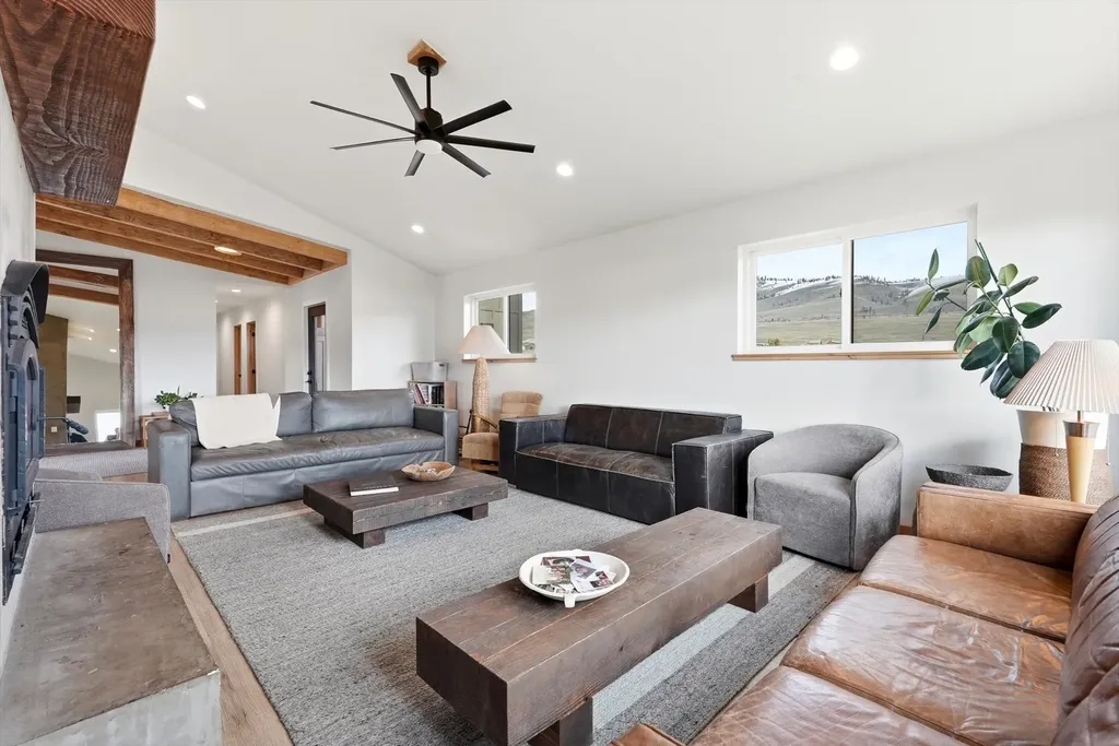 25567 Three Moon Drive Elmo MT 59915
