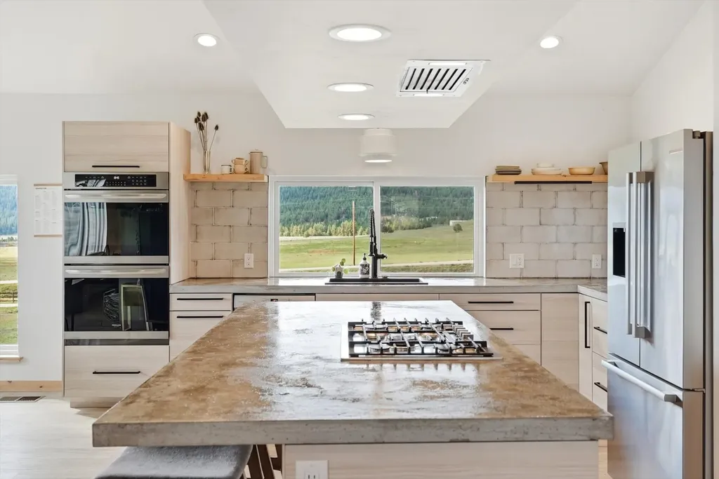 25567 Three Moon Drive Elmo MT 59915