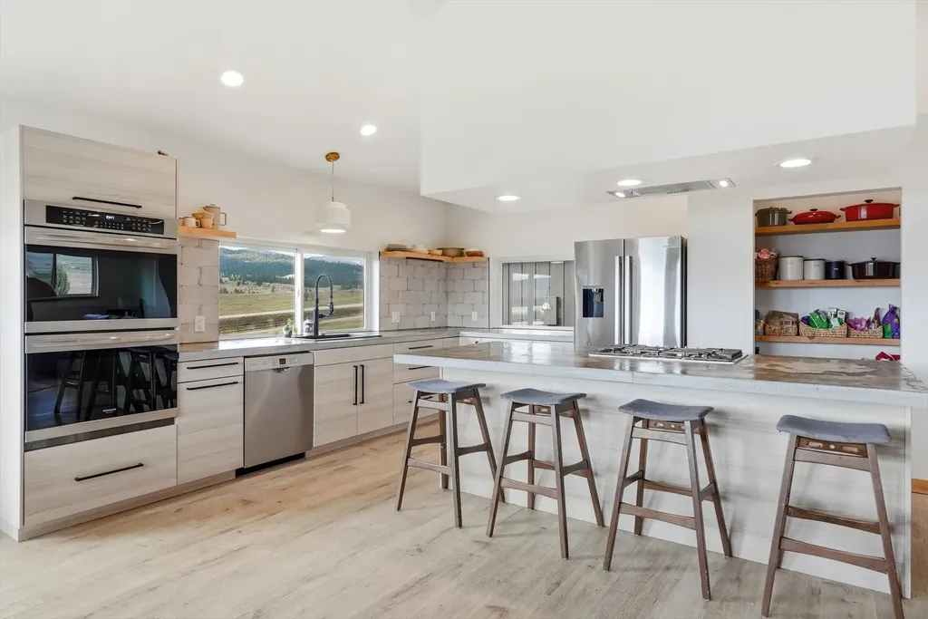 25567 Three Moon Drive Elmo MT 59915