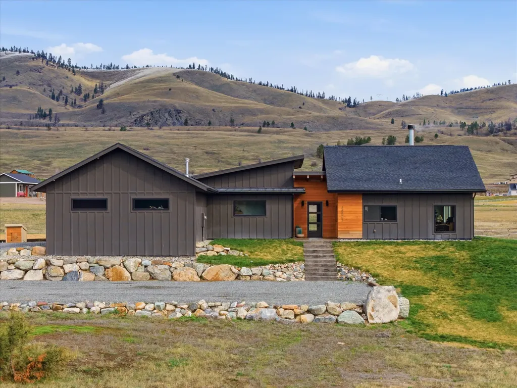 25567 Three Moon Drive Elmo MT 59915