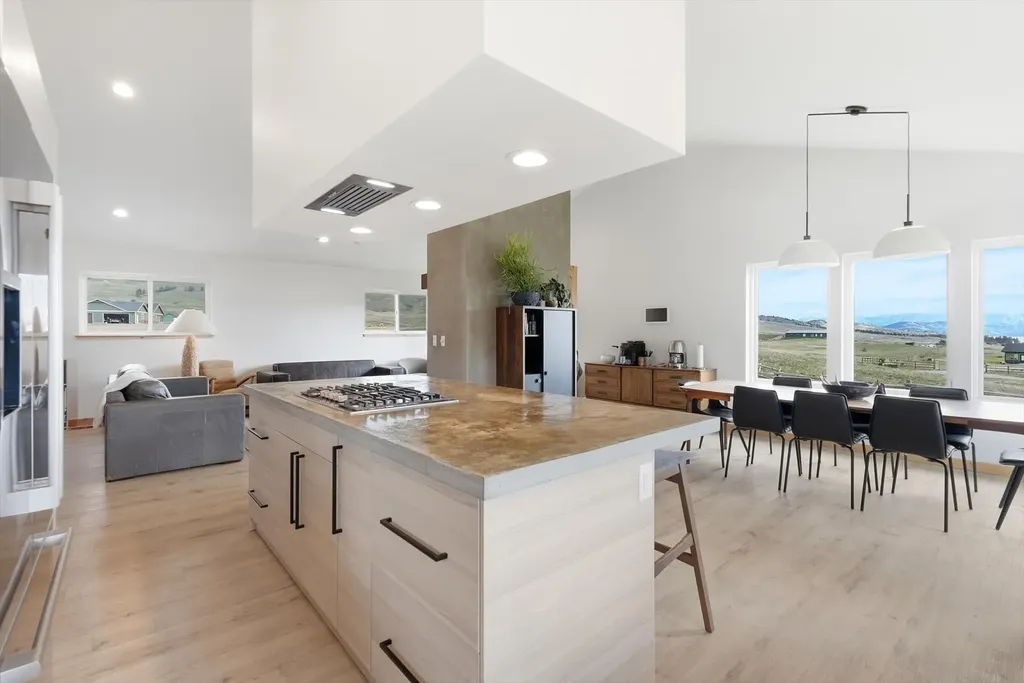 25567 Three Moon Drive Elmo MT 59915