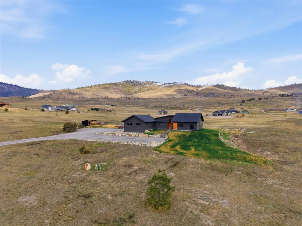 25567 Three Moon Drive Elmo MT 59915