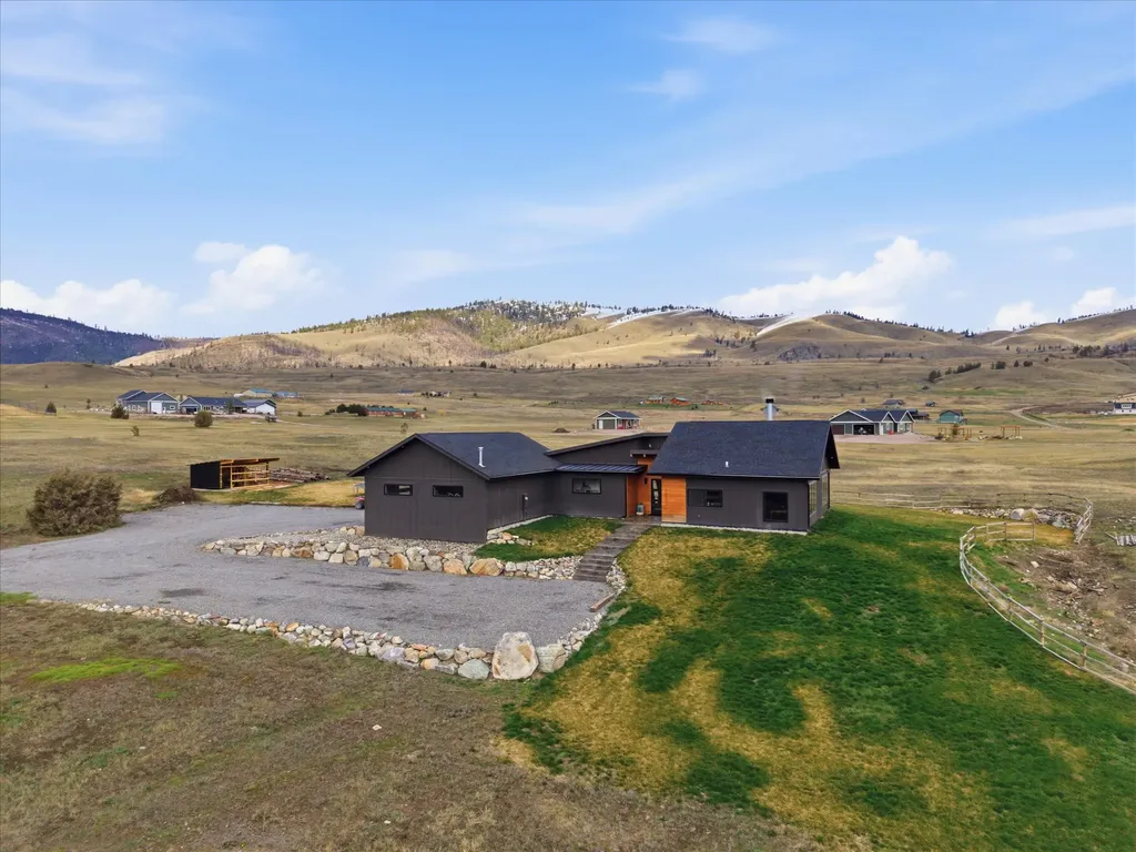 25567 Three Moon Drive Elmo MT 59915