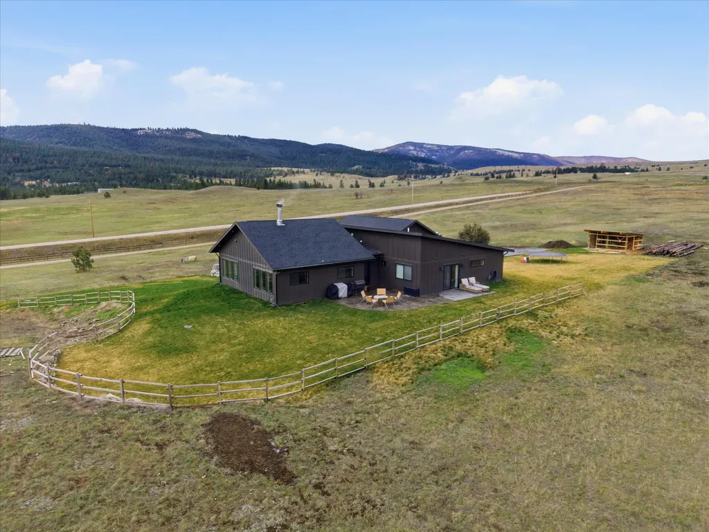 25567 Three Moon Drive Elmo MT 59915