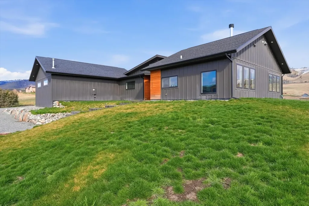 25567 Three Moon Drive Elmo MT 59915