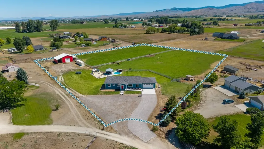 1212 Winners Circle Lane Corvallis MT 59828