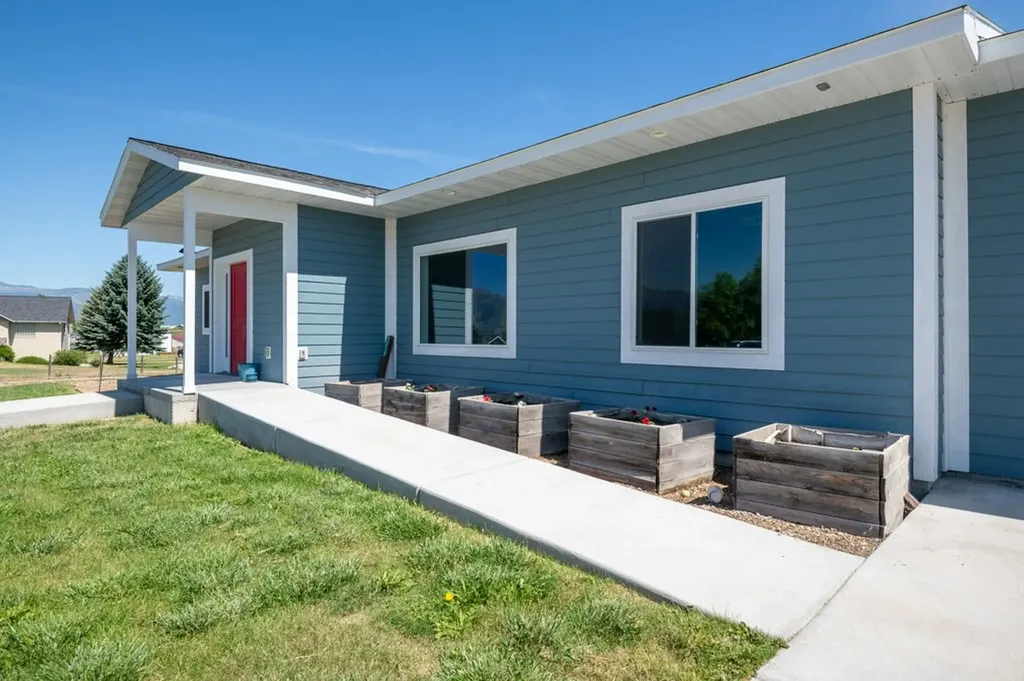 1212 Winners Circle Lane Corvallis MT 59828