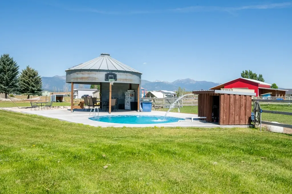 1212 Winners Circle Lane Corvallis MT 59828