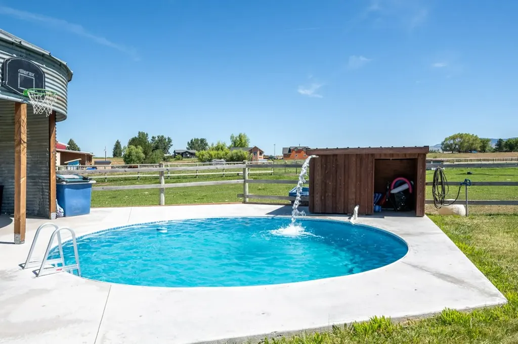 1212 Winners Circle Lane Corvallis MT 59828