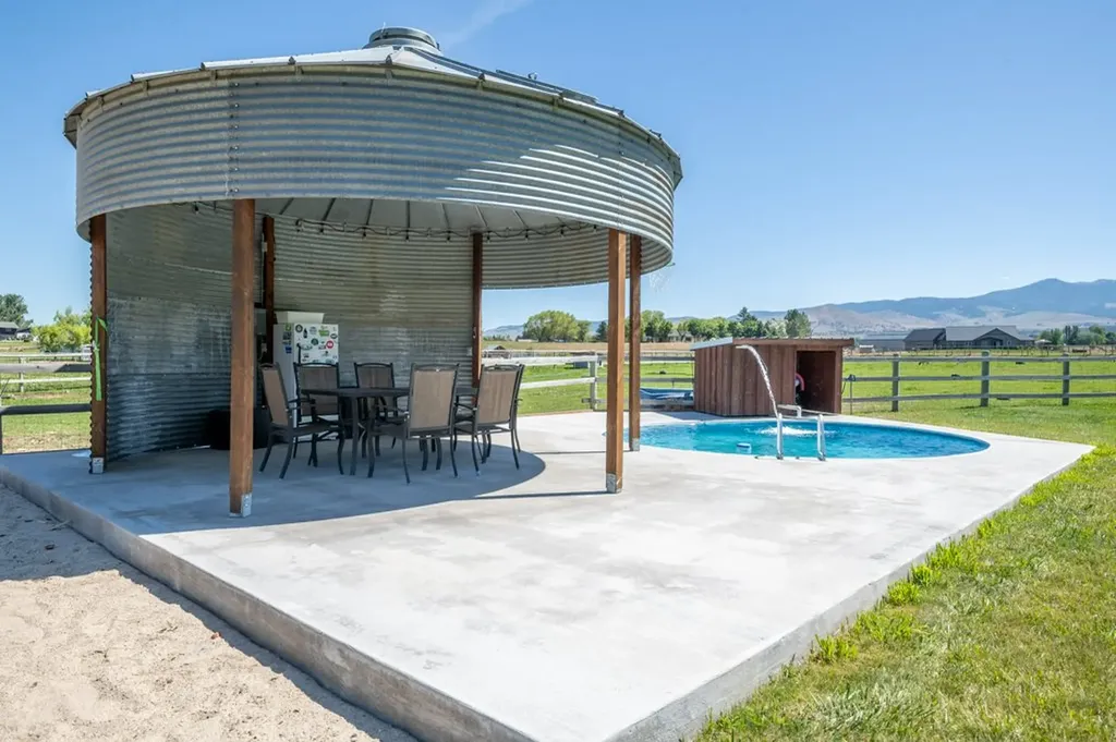 1212 Winners Circle Lane Corvallis MT 59828