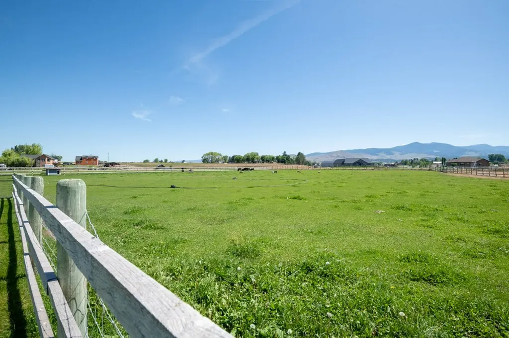 1212 Winners Circle Lane Corvallis MT 59828