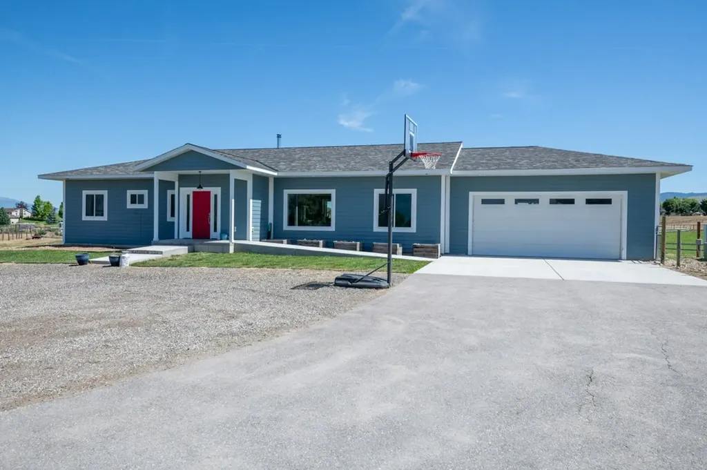 1212 Winners Circle Lane Corvallis MT 59828