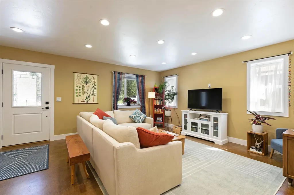 1101 Riverside Drive Superior MT 59872