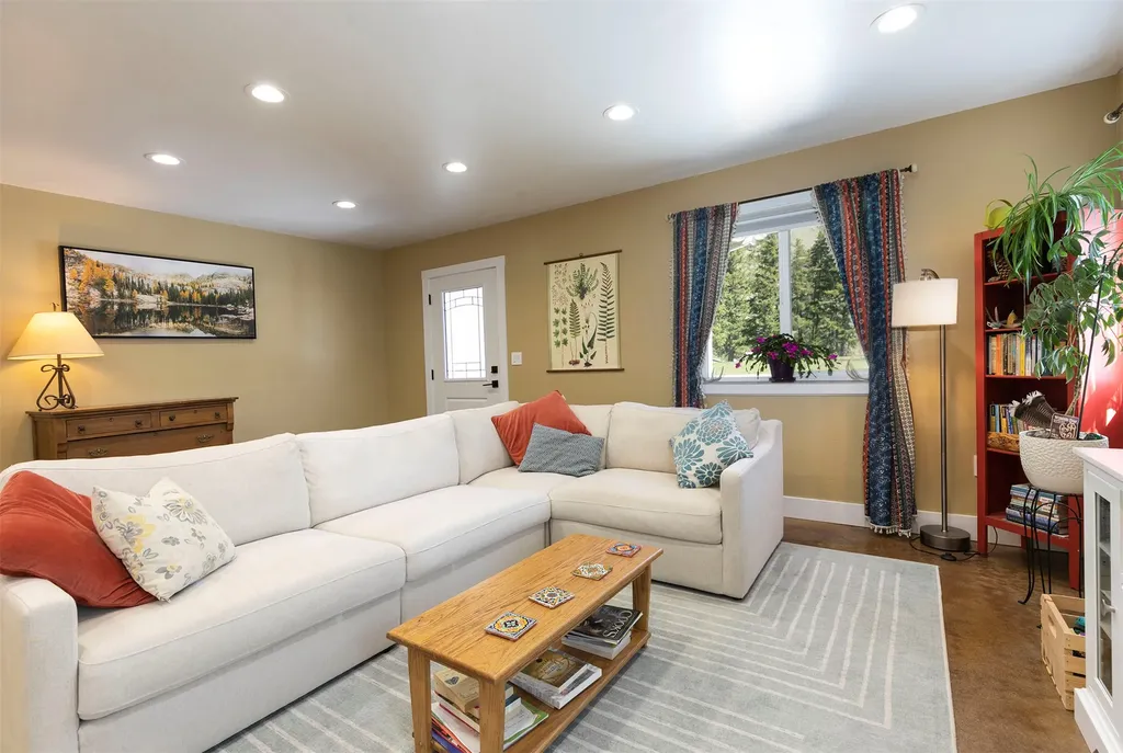 1101 Riverside Drive Superior MT 59872
