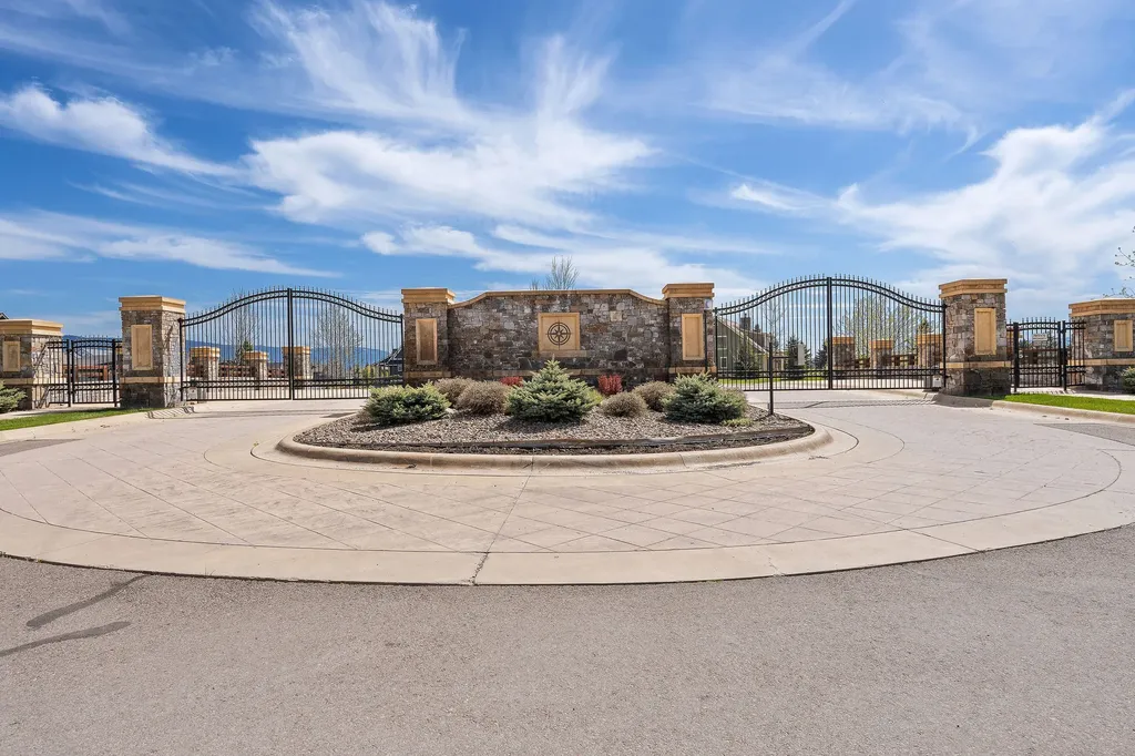 1363 Lake Pointe Drive Bigfork MT 59911