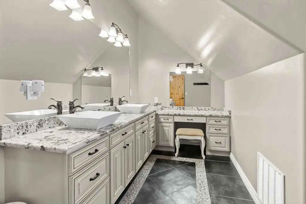 6 Bugle Road Clancy MT 59634
