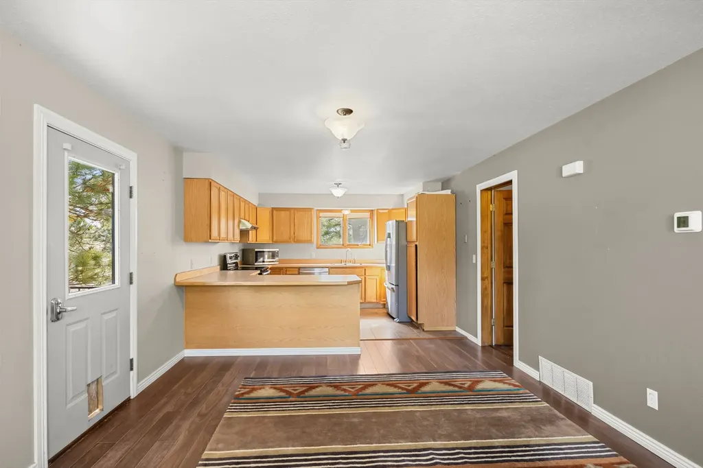 6 Bugle Road Clancy MT 59634