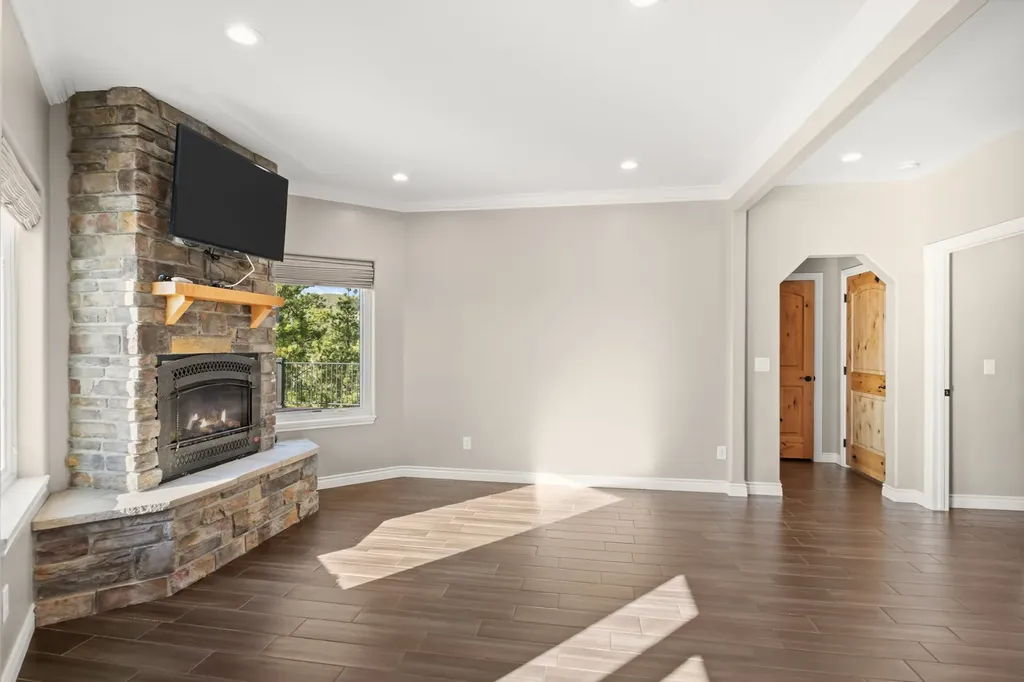 6 Bugle Road Clancy MT 59634