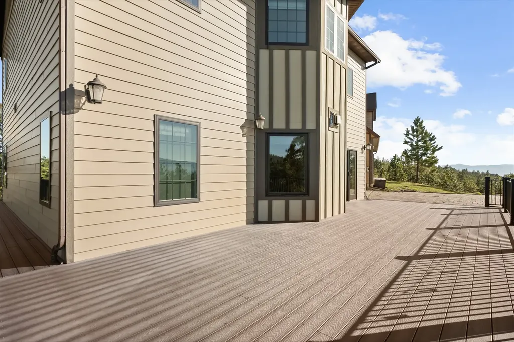 6 Bugle Road Clancy MT 59634