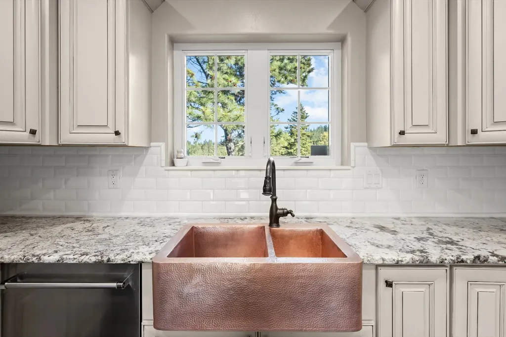 6 Bugle Road Clancy MT 59634