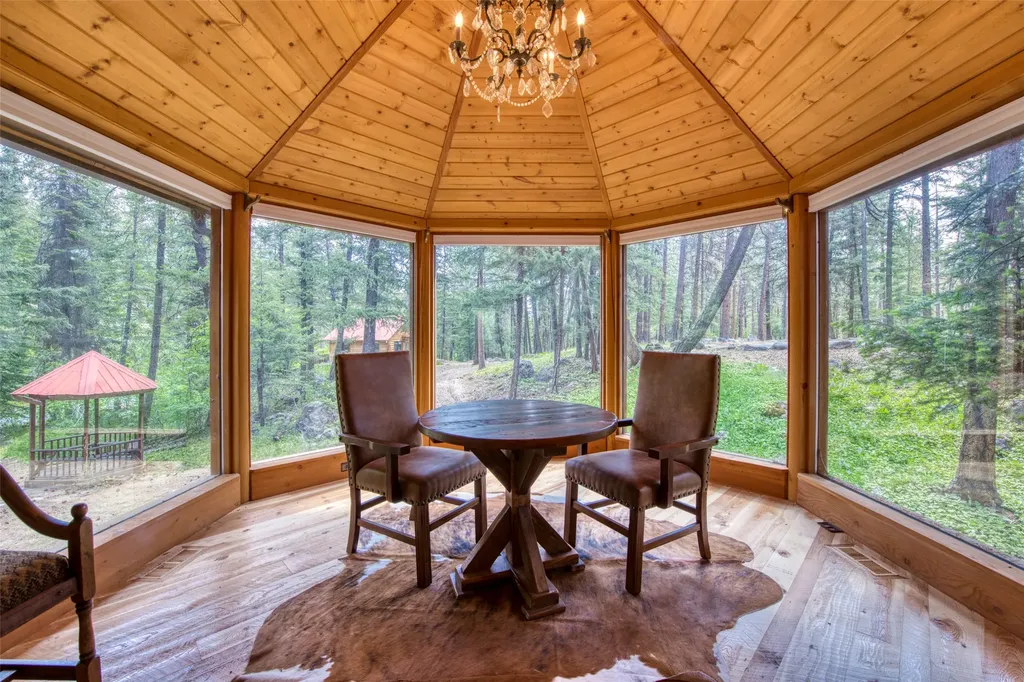 1062 Bear Creek Trail Victor MT 59875