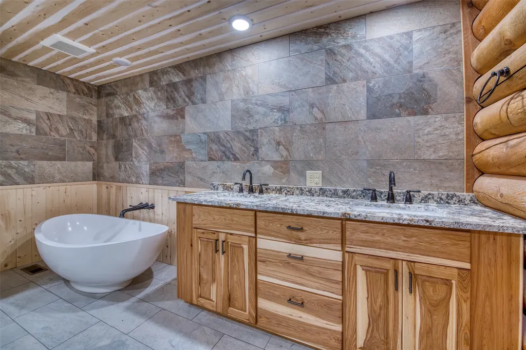 1062 Bear Creek Trail Victor MT 59875
