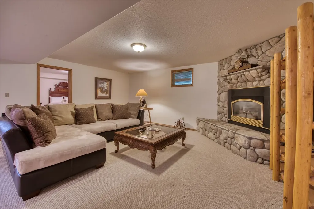 1062 Bear Creek Trail Victor MT 59875