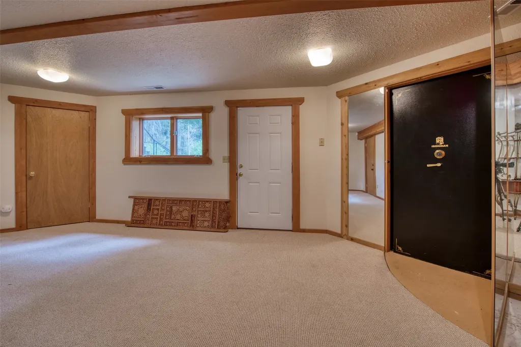 1062 Bear Creek Trail Victor MT 59875