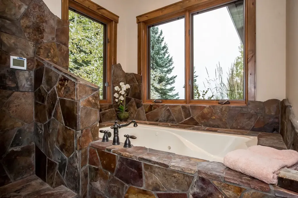 1013 Whispering Pines Lane Whitefish MT 59937