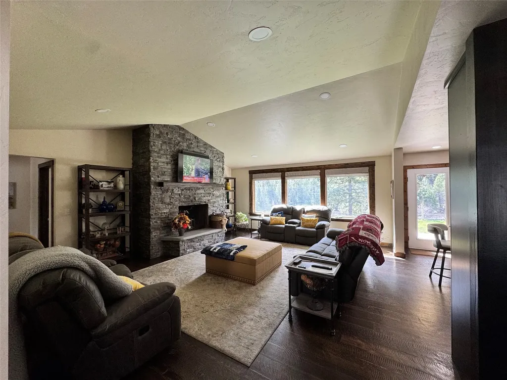 1042 Trestle Creek Drive St Regis MT 59866