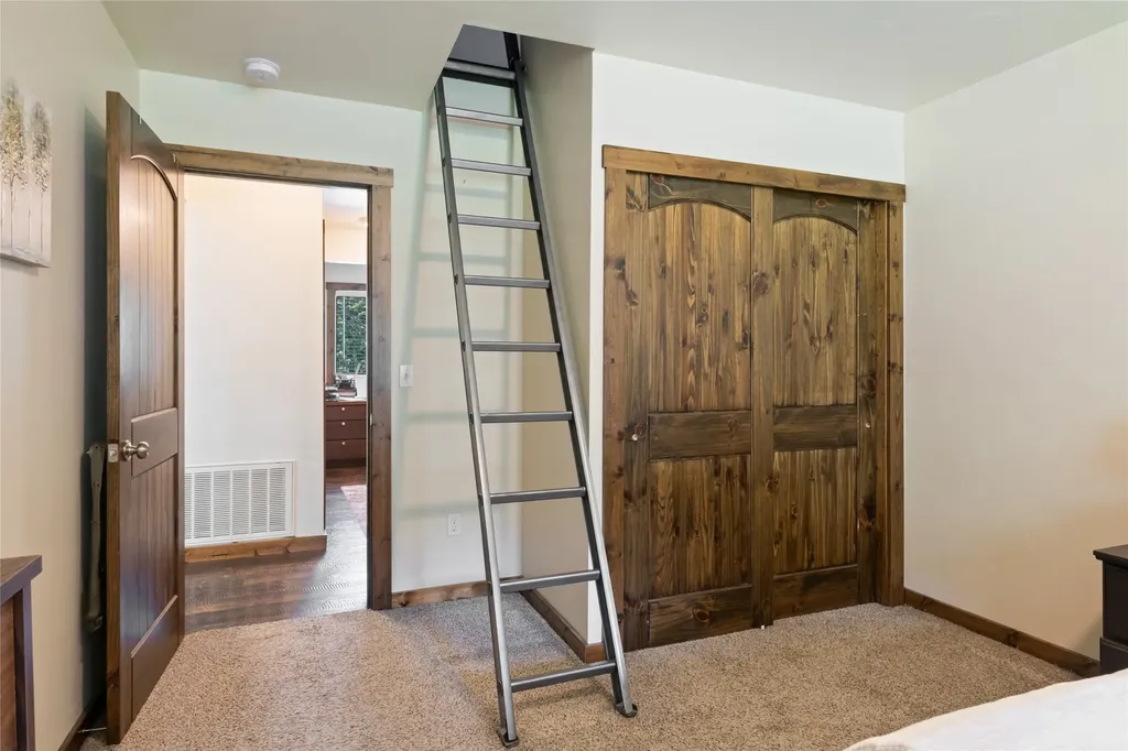 1042 Trestle Creek Drive St Regis MT 59866