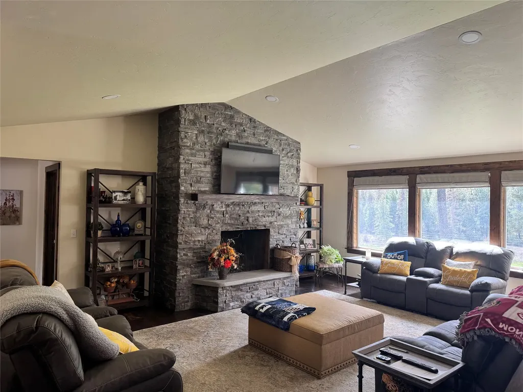1042 Trestle Creek Drive St Regis MT 59866