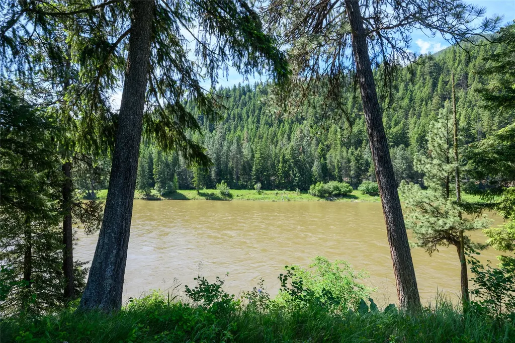 1042 Trestle Creek Drive St Regis MT 59866