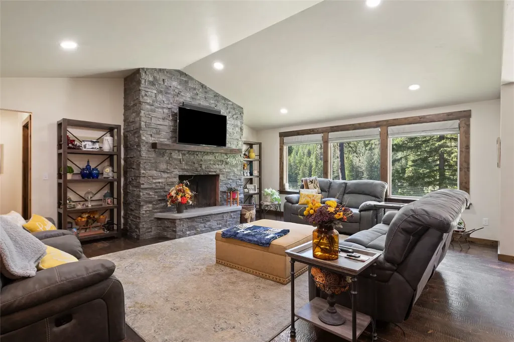 1042 Trestle Creek Drive St Regis MT 59866