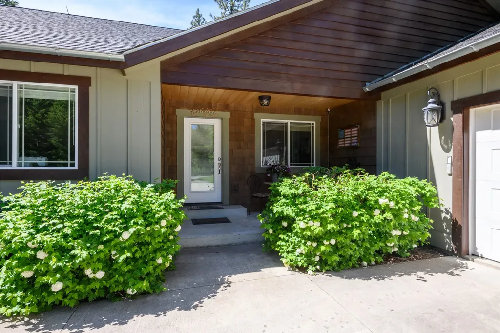 1042 Trestle Creek Drive St Regis MT 59866