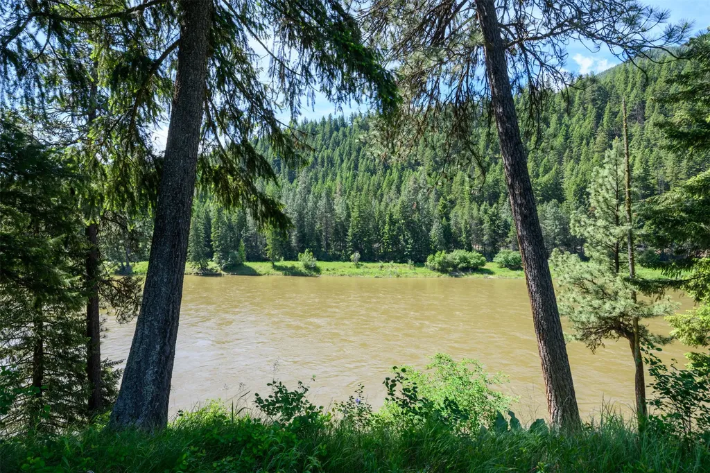 1042 Trestle Creek Drive St Regis MT 59866