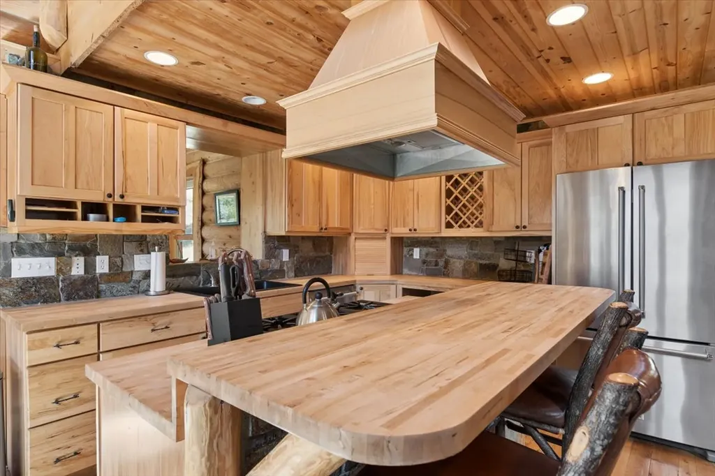 142 Eagles Landing Lakeside MT 59922