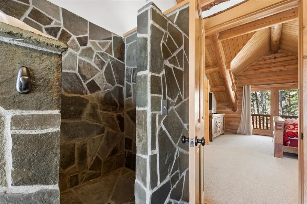142 Eagles Landing Lakeside MT 59922