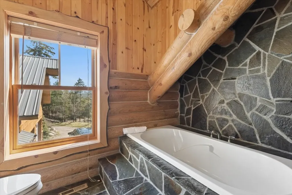142 Eagles Landing Lakeside MT 59922