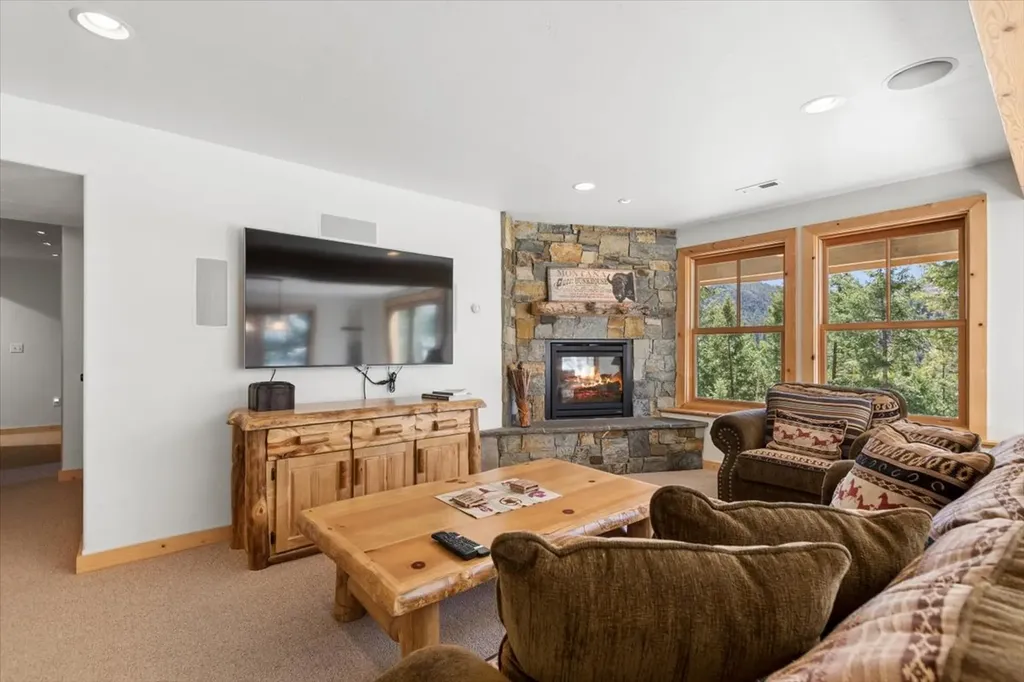 142 Eagles Landing Lakeside MT 59922