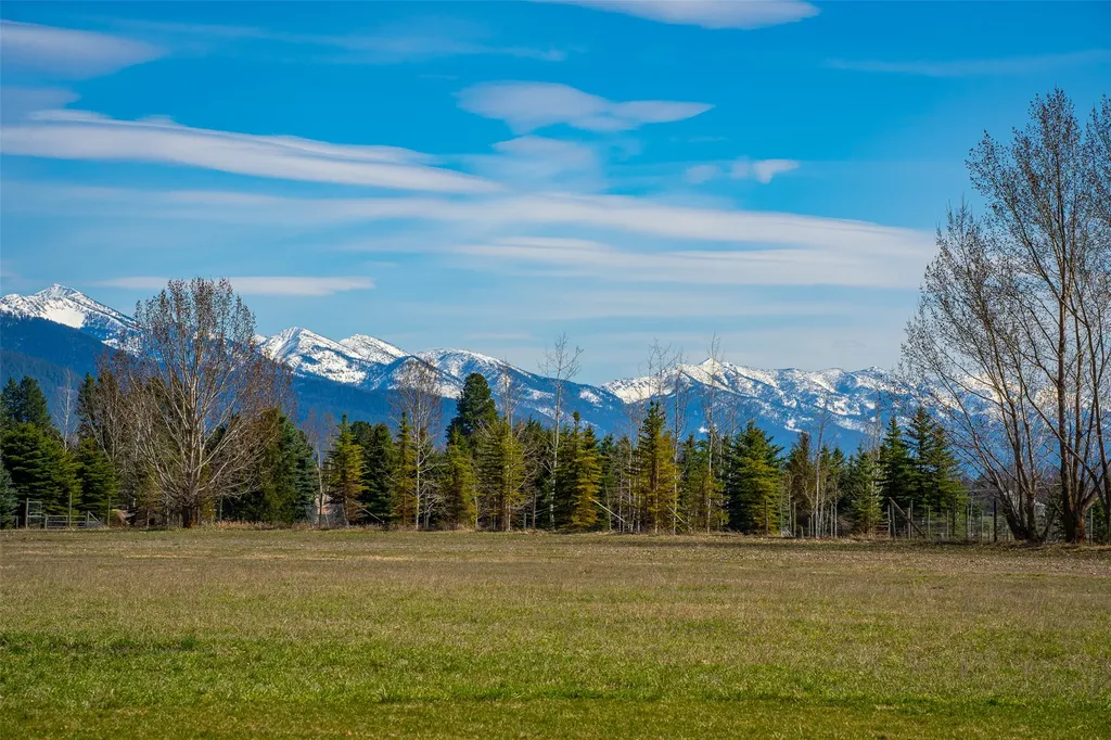 498 Windfield Lane Columbia Falls MT 59912