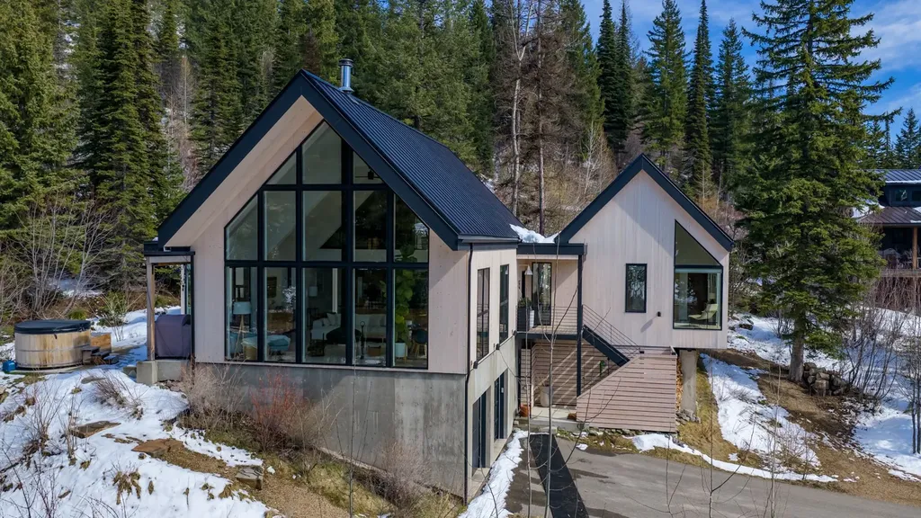 15 Glades Crescent Whitefish MT 59937