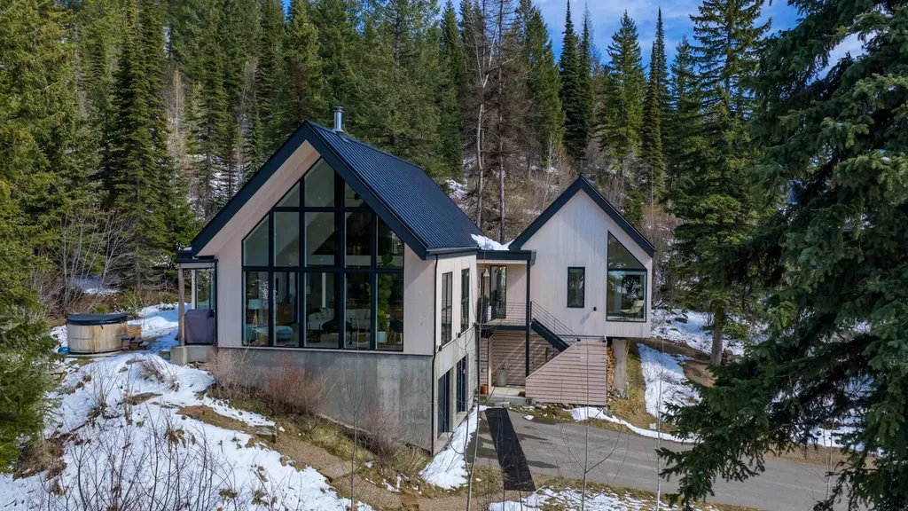 15 Glades Crescent Whitefish MT 59937