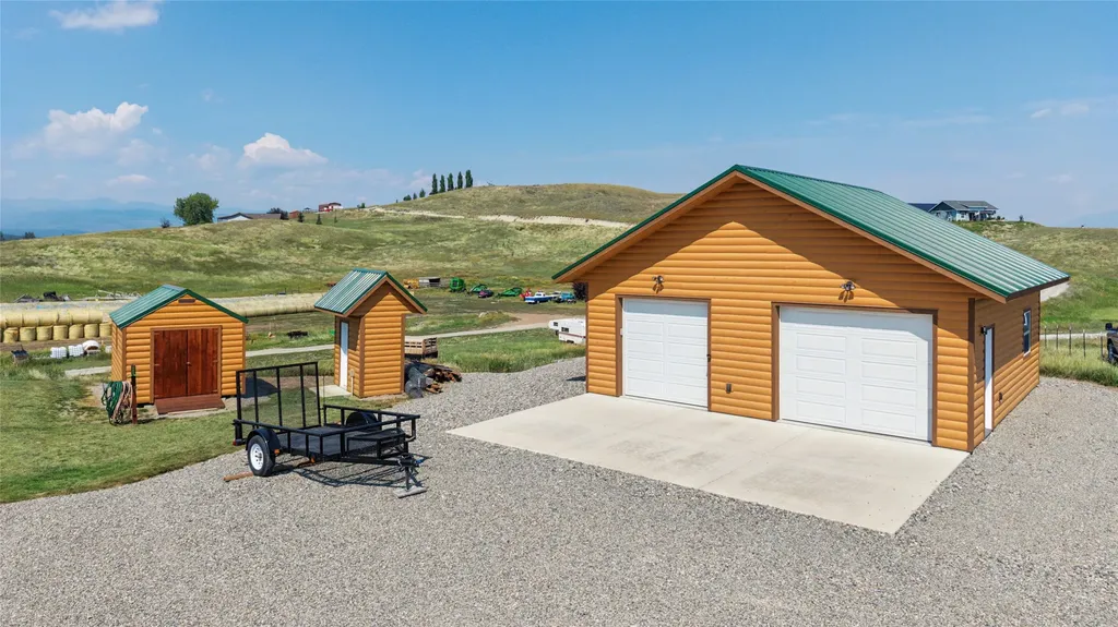 126 Glacial High Court Eureka MT 59917