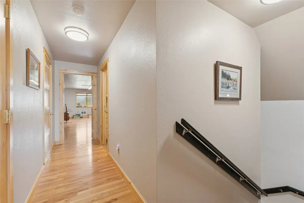 126 Glacial High Court Eureka MT 59917