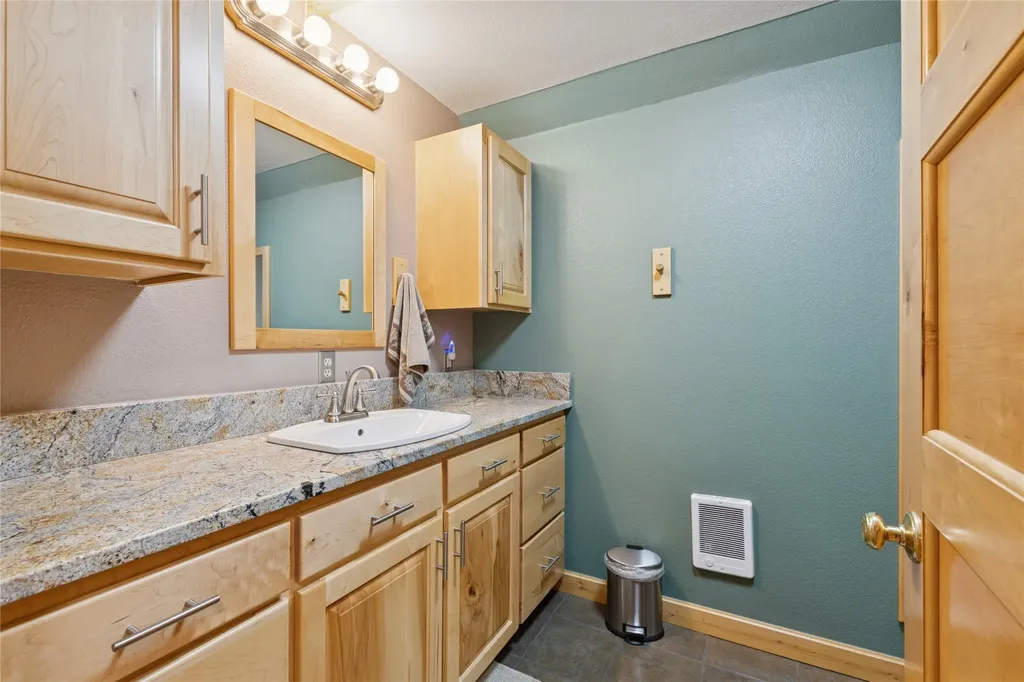 126 Glacial High Court Eureka MT 59917