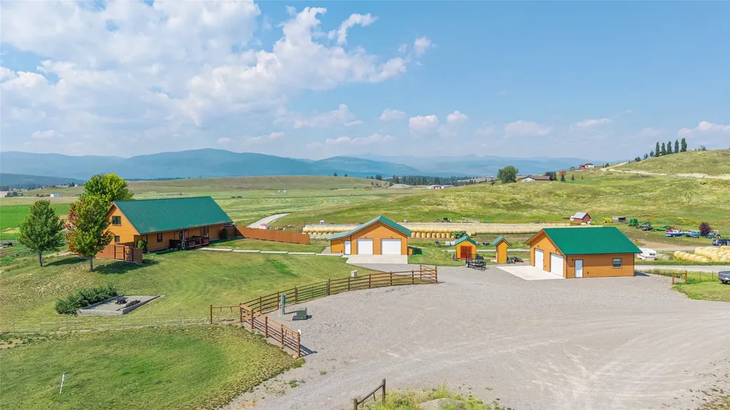 126 Glacial High Court Eureka MT 59917