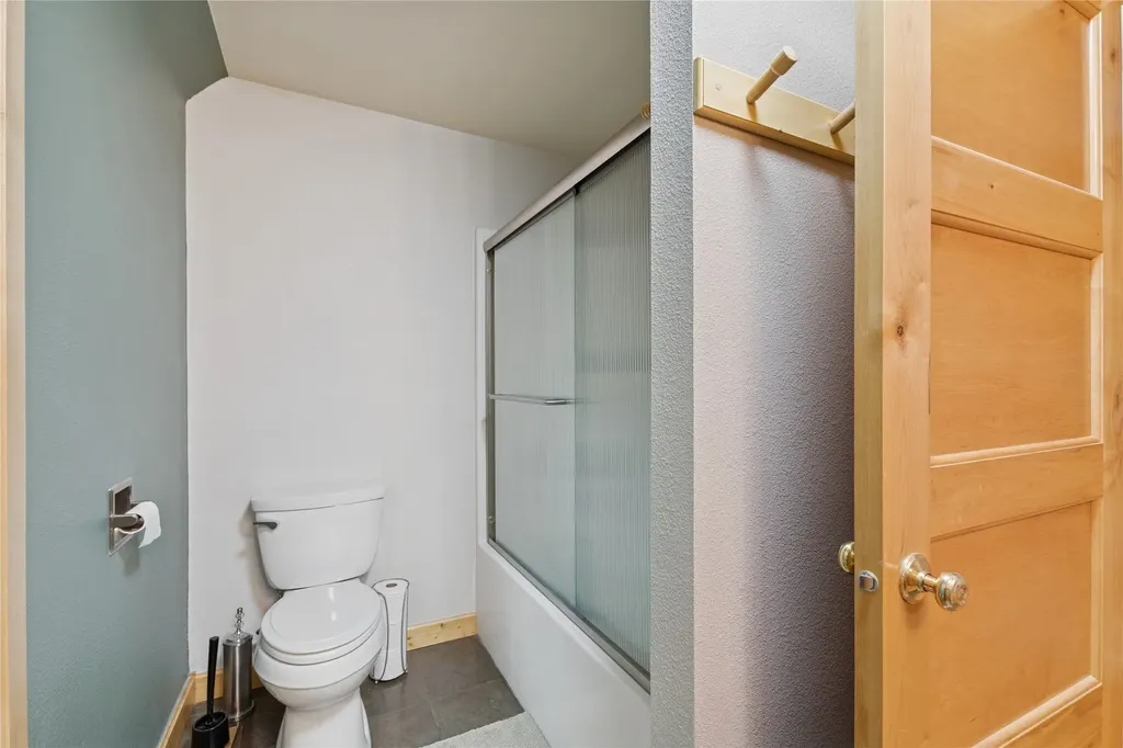 126 Glacial High Court Eureka MT 59917