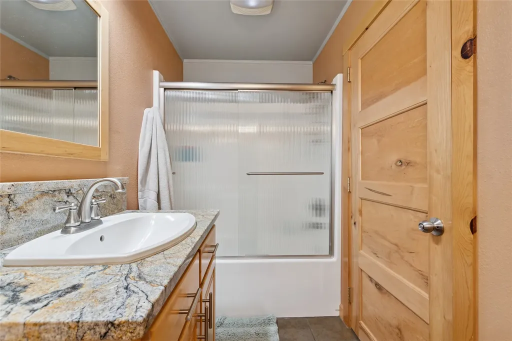 126 Glacial High Court Eureka MT 59917