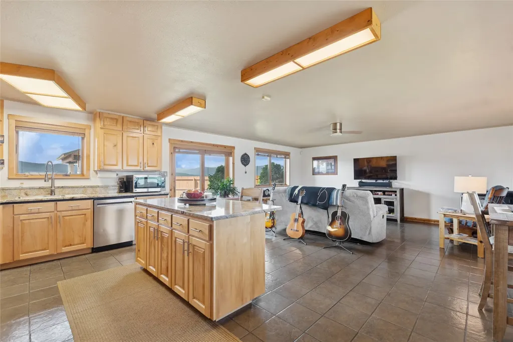 126 Glacial High Court Eureka MT 59917